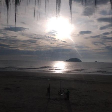 Suites Pe Na Areia Peruíbe Exteriör bild