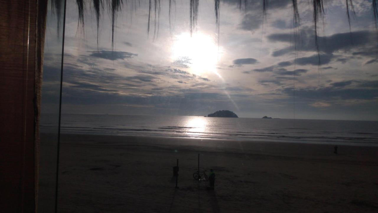 Suites Pe Na Areia Peruíbe Exteriör bild